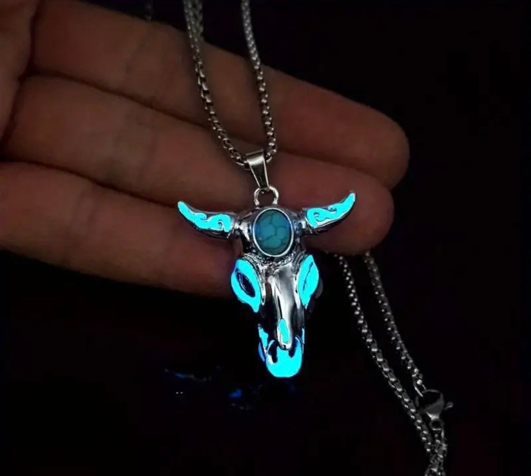 Collier ( Tète de taureau Phosphorescent )